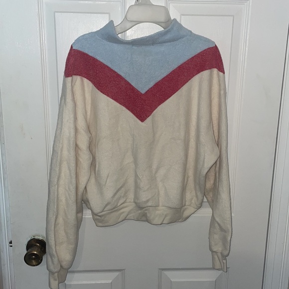 Adorable Sherpa cropped quarter zip sweater - Picture 4 of 4